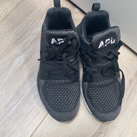 APL - Picture 2 of 4